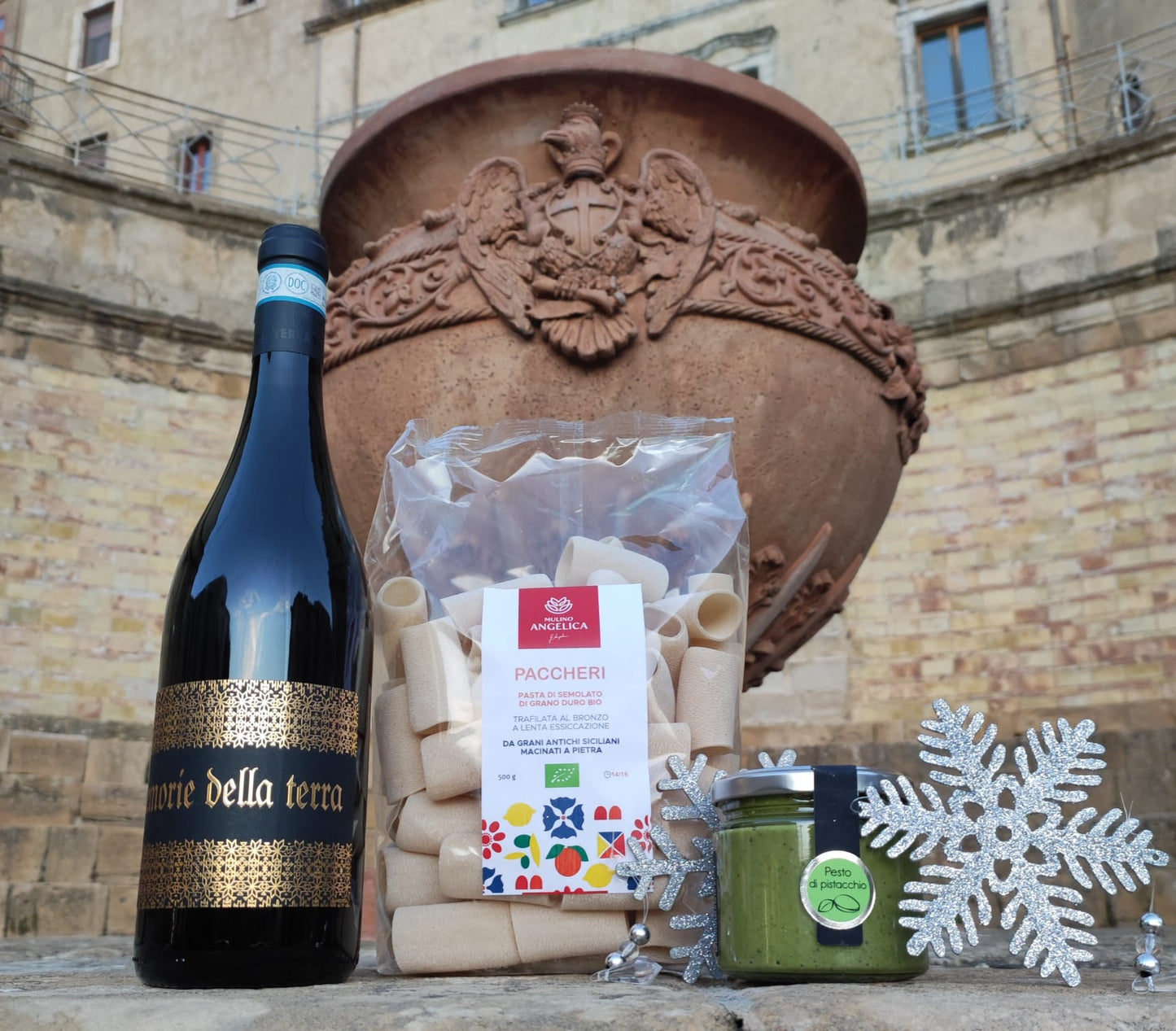 Regalo siciliano: Vino Memorie della Terra (Cantina Terrasol) + 500 gr di Paccheri Mulino Angelica + 190 gr di Pesto di Pistacchio