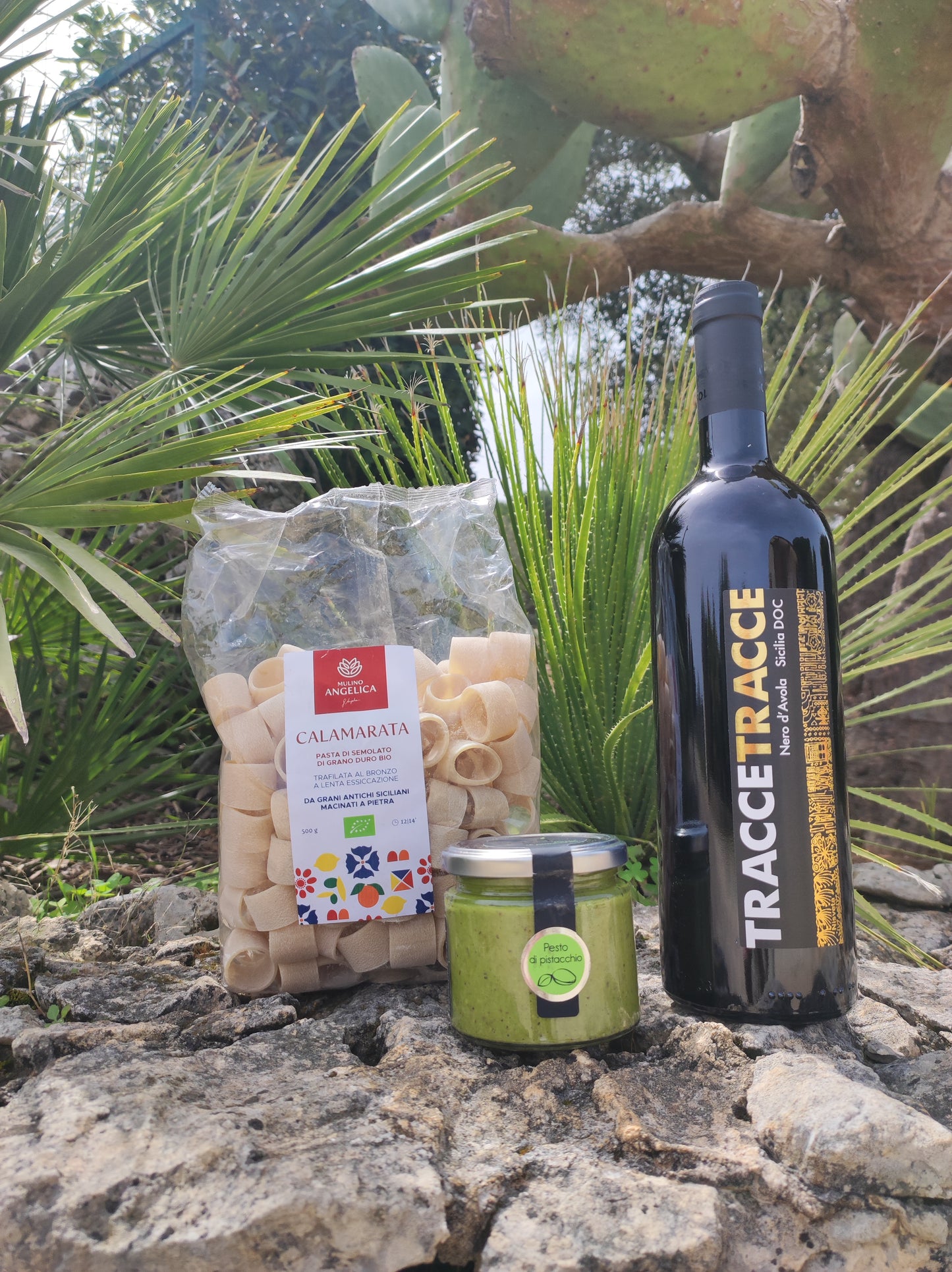 Pesto di pistacchi, Calamarata e Nero d'Avola
